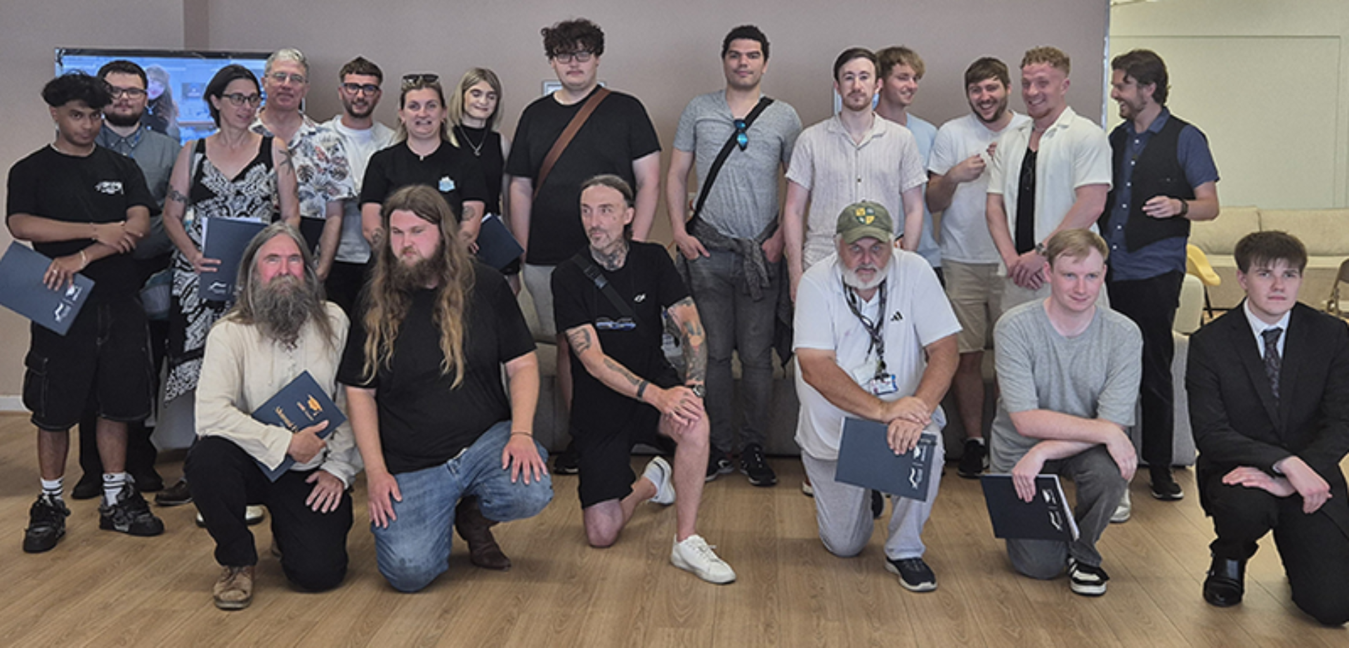 Content Alumni Grp Shot1 900x432
